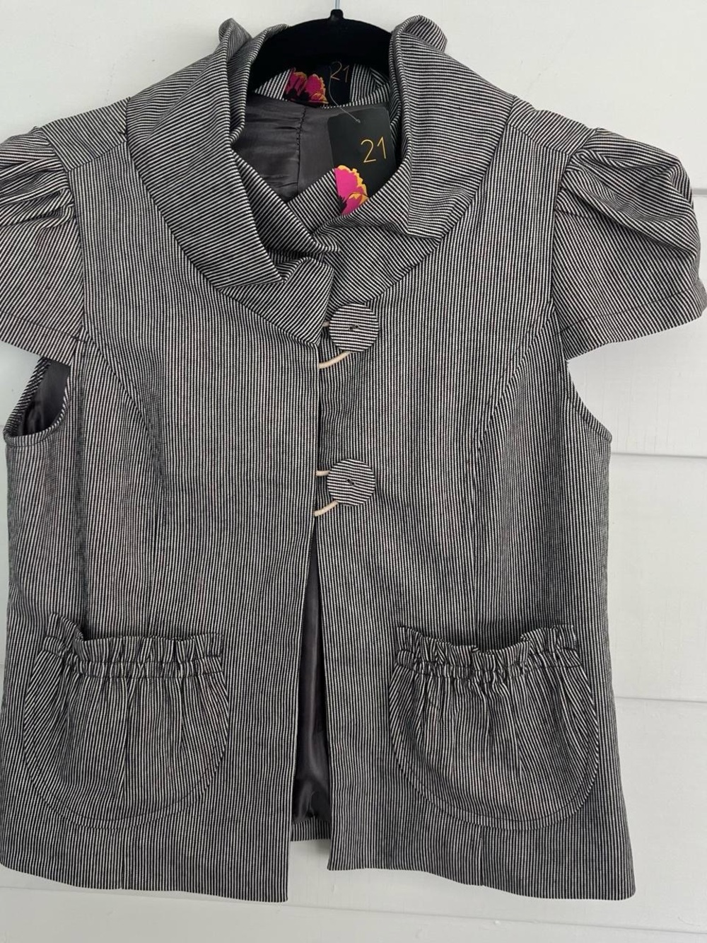 Y2k Forever 21 Black & White Pinstripe Short Sleeve Vest Blaze with Shawl Collar